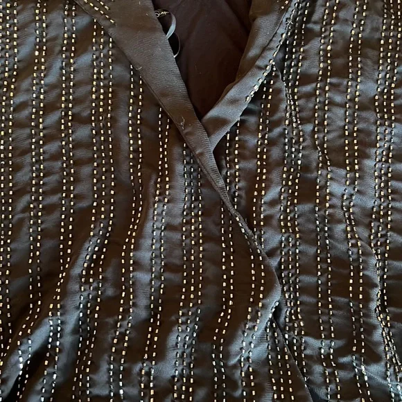 Black beaded tank top in front plain cotton in the back - Picture 4 of 5